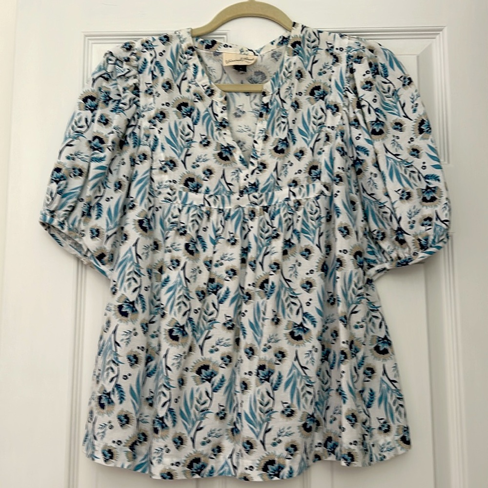 Universal threads top